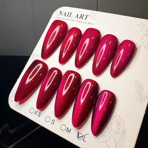 Cat Eye Deep Magenta Stiletto Press-On Nails